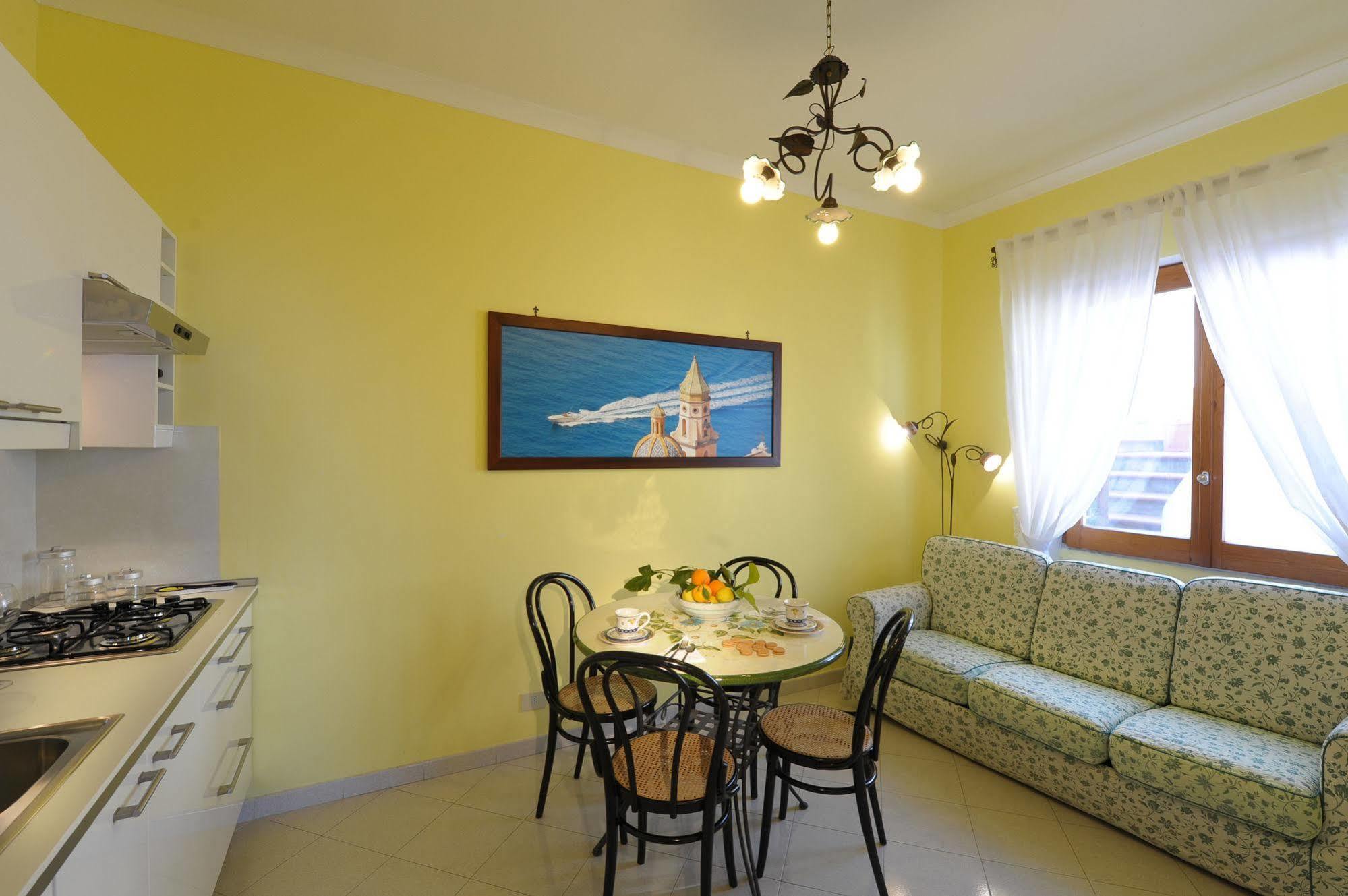 Il Giardino Dei Limoni Aparthotel Праяно Екстериор снимка